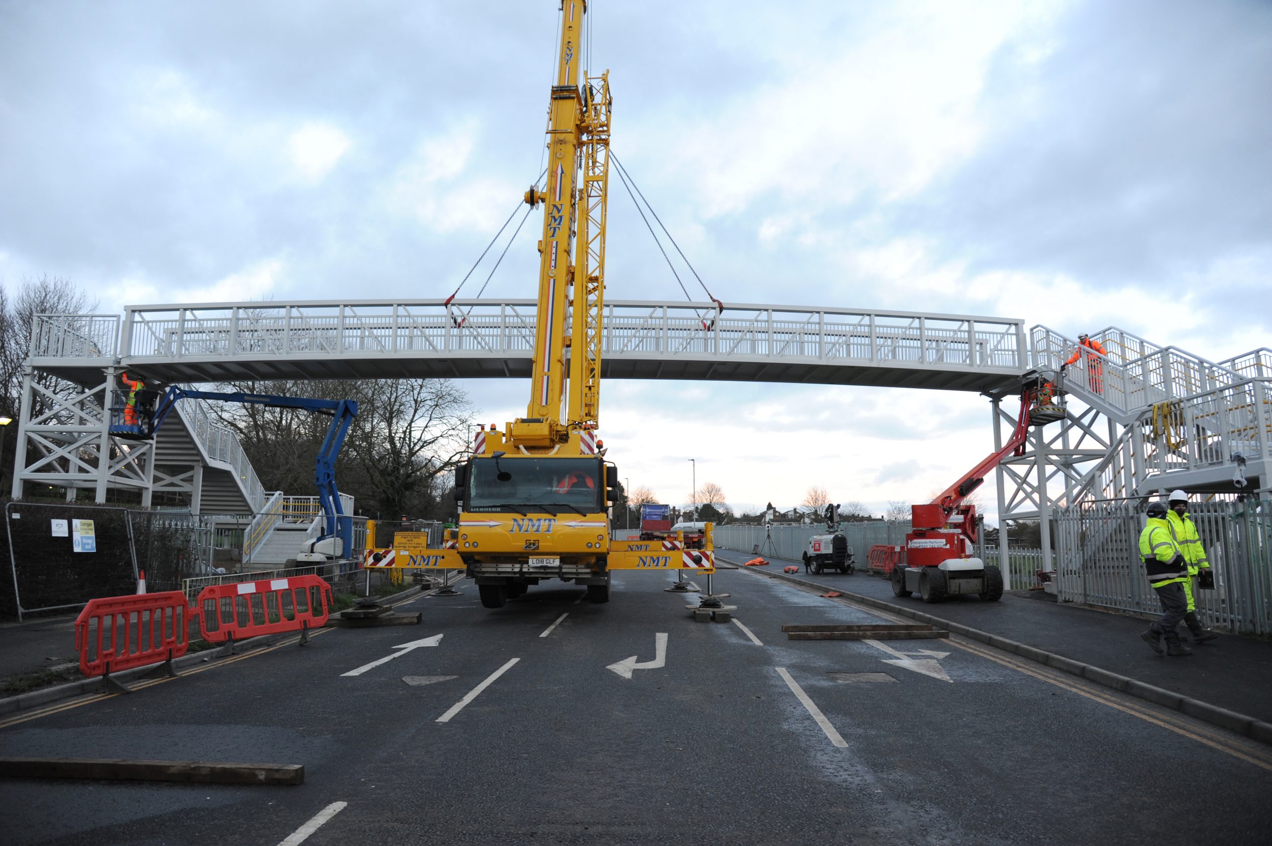 Manton Lane, steel and timber footbridge | Pedestrian Bridges | Beaver Bridges